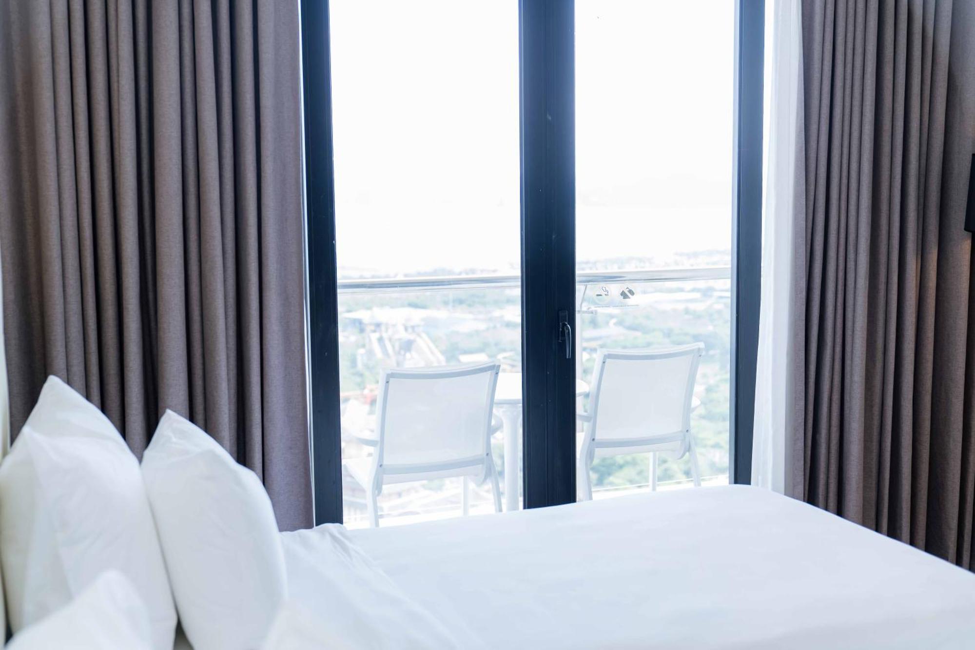 Hotel Soleil Ha Long, Trademark Collection By Wyndham ภายนอก รูปภาพ