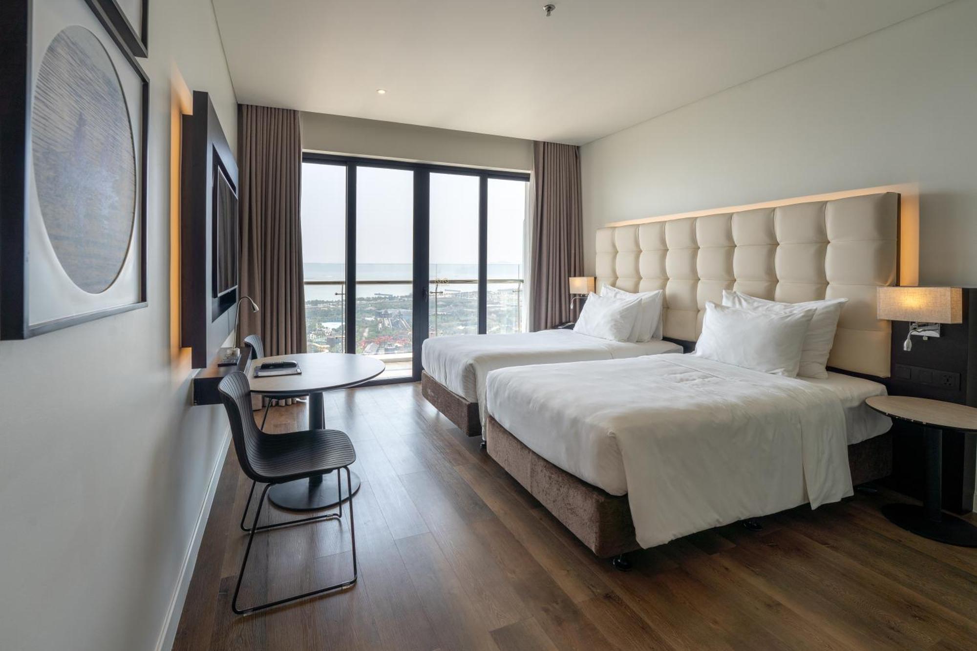 Hotel Soleil Ha Long, Trademark Collection By Wyndham ภายนอก รูปภาพ